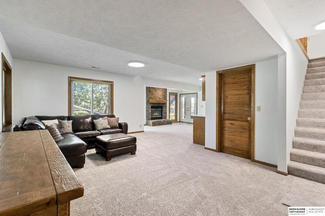 804 Beaver Lake Boulevard, Plattsmouth, NE 68048