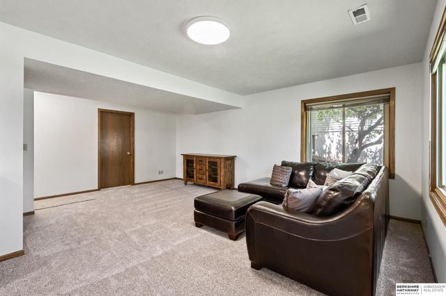 804 Beaver Lake Boulevard, Plattsmouth, NE 68048