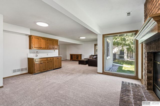 804 Beaver Lake Boulevard, Plattsmouth, NE 68048