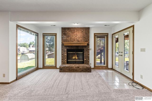 804 Beaver Lake Boulevard, Plattsmouth, NE 68048