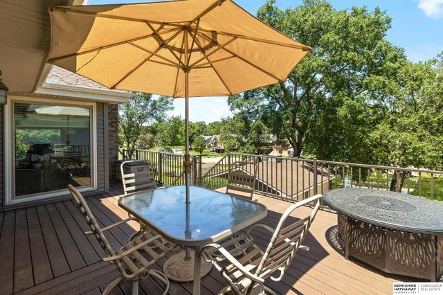 804 Beaver Lake Boulevard, Plattsmouth, NE 68048