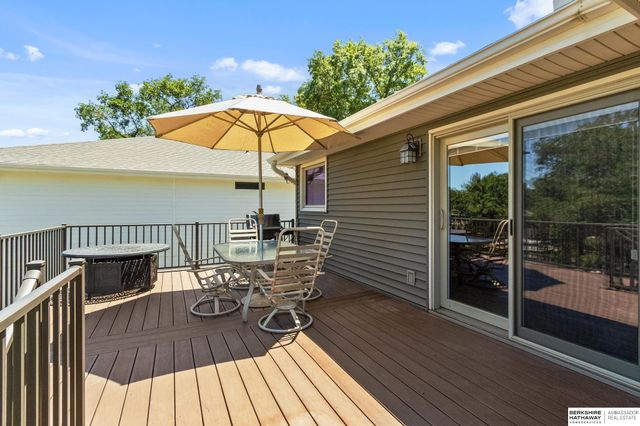 804 Beaver Lake Boulevard, Plattsmouth, NE 68048