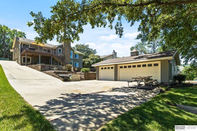804 Beaver Lake Boulevard, Plattsmouth, NE 68048