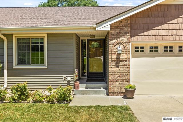 804 Beaver Lake Boulevard, Plattsmouth, NE 68048