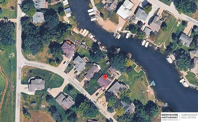 804 Beaver Lake Boulevard, Plattsmouth, NE 68048
