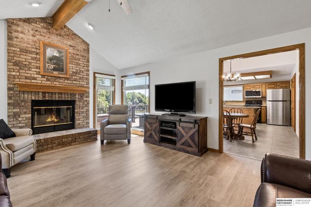 804 Beaver Lake Boulevard, Plattsmouth, NE 68048