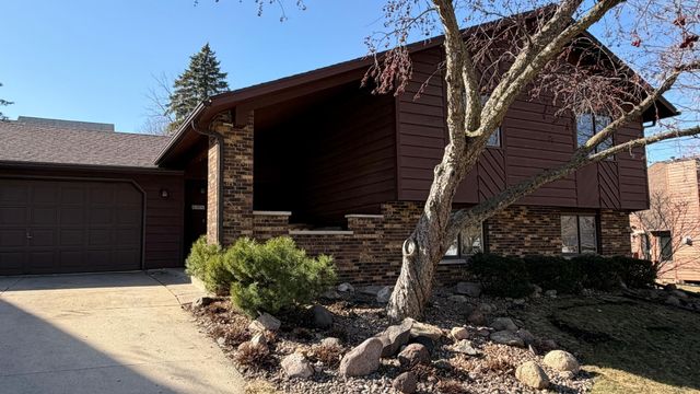 609 20th Avenue SW, Rochester, MN 55902