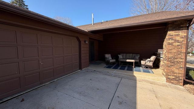 609 20th Avenue SW, Rochester, MN 55902