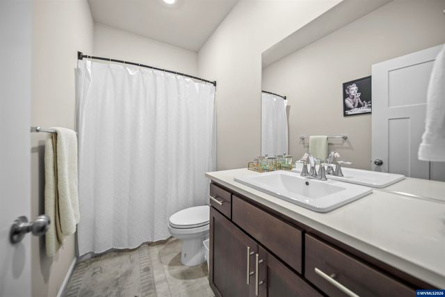 900 Marie St, Mt Angel, OR 97362
