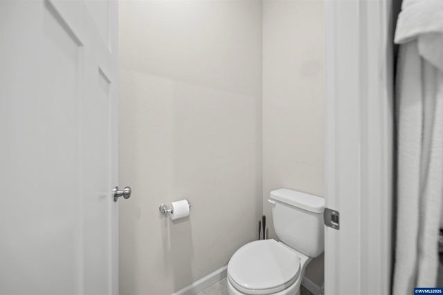 900 Marie St, Mt Angel, OR 97362