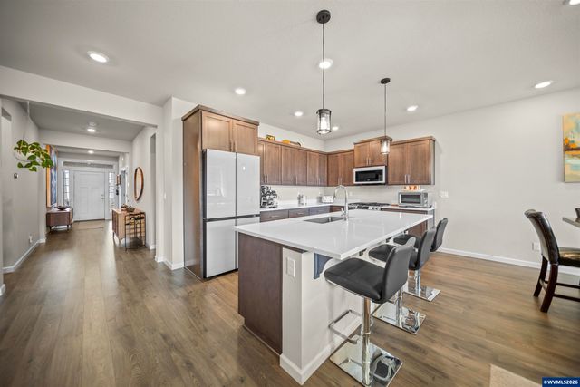 900 Marie St, Mt Angel, OR 97362