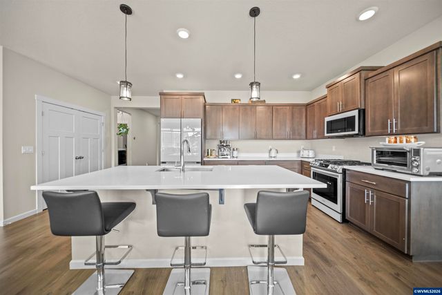 900 Marie St, Mt Angel, OR 97362