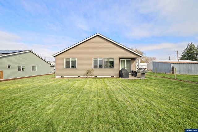 900 Marie St, Mt Angel, OR 97362