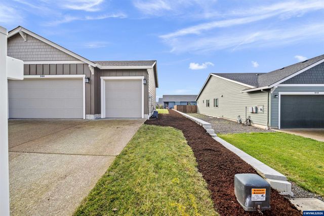 900 Marie St, Mt Angel, OR 97362