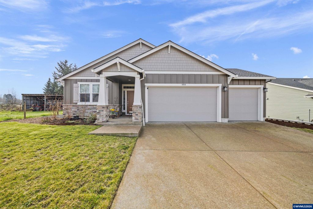 900 Marie St, Mt Angel, OR 97362