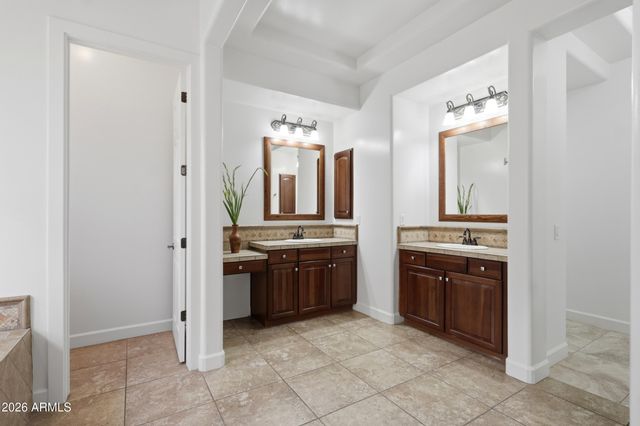 5628 E LIBBY Street, Scottsdale, AZ 85254