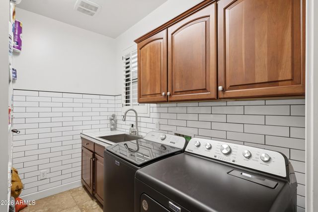 5628 E LIBBY Street, Scottsdale, AZ 85254