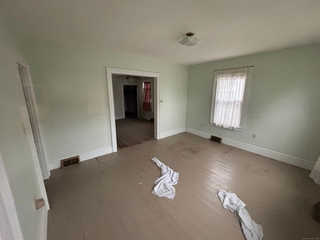 25 Clinton Avenue, Middletown, CT 06457