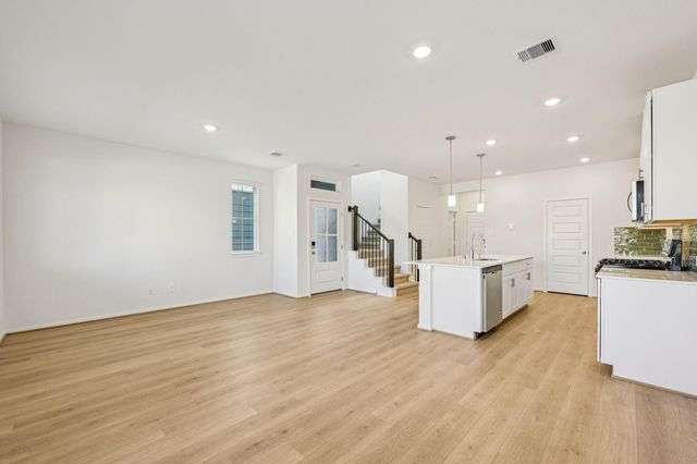 721 Sand Dollar Drive, Kemah, TX 77565