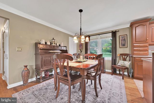 450 GALEN HALL RD, Reinholds, PA 17569