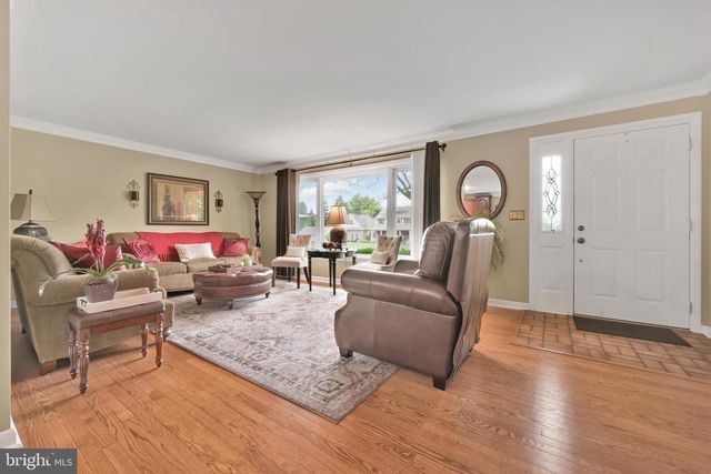450 GALEN HALL RD, Reinholds, PA 17569
