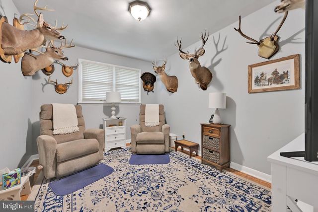 450 GALEN HALL RD, Reinholds, PA 17569