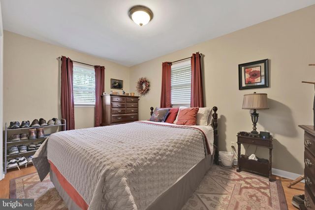 450 GALEN HALL RD, Reinholds, PA 17569