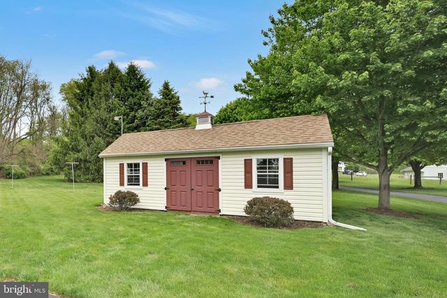 450 GALEN HALL RD, Reinholds, PA 17569