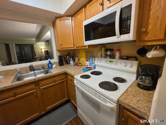 11 Darling Street H, Southington, CT 06489