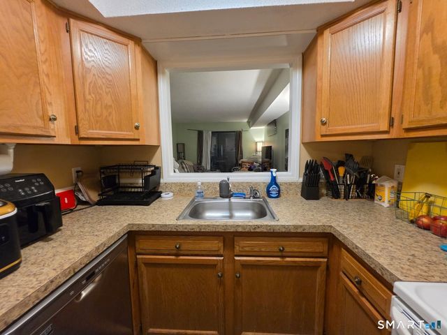 11 Darling Street H, Southington, CT 06489