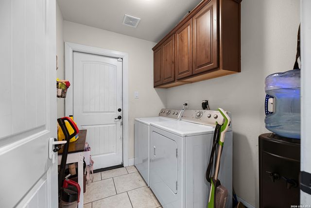 103 Muirfield, La Vernia, TX 78121