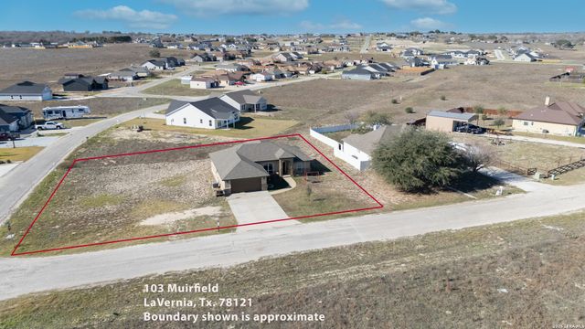 103 Muirfield, La Vernia, TX 78121
