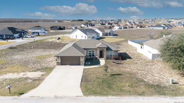 103 Muirfield, La Vernia, TX 78121