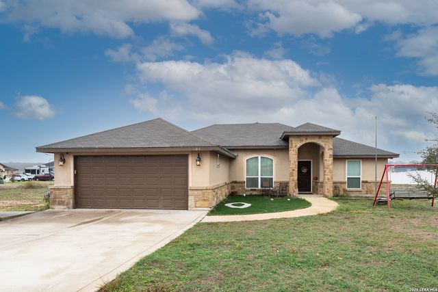 103 Muirfield, La Vernia, TX 78121