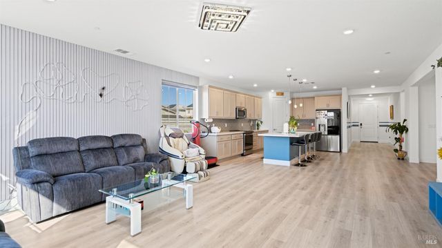 450 Baler Cir, Vacaville, CA 95687