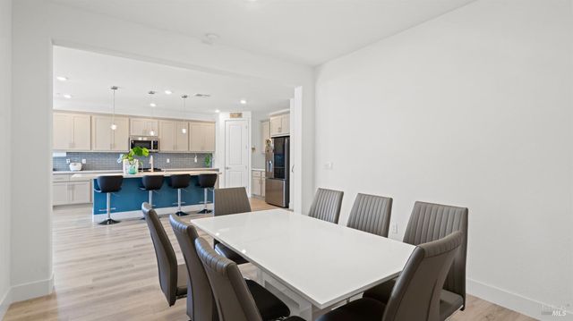 450 Baler Cir, Vacaville, CA 95687