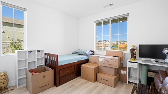 450 Baler Cir, Vacaville, CA 95687