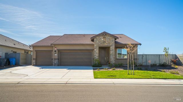 450 Baler Cir, Vacaville, CA 95687
