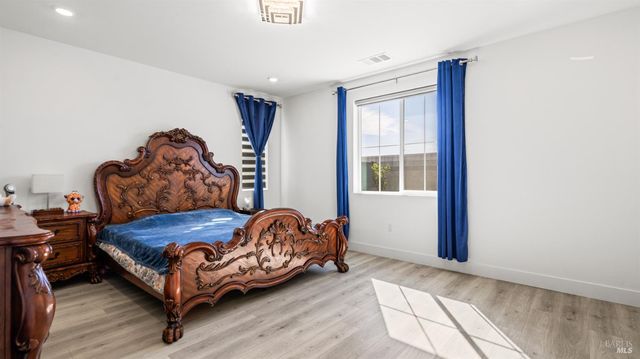 450 Baler Cir, Vacaville, CA 95687