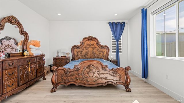 450 Baler Cir, Vacaville, CA 95687