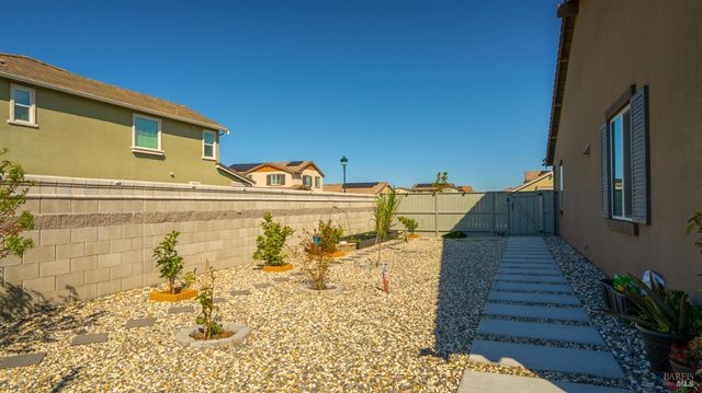 450 Baler Cir, Vacaville, CA 95687