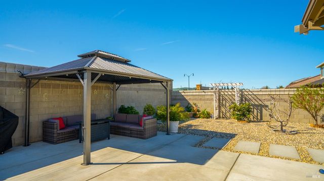 450 Baler Cir, Vacaville, CA 95687