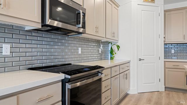 450 Baler Cir, Vacaville, CA 95687