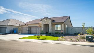 450 Baler Cir, Vacaville, CA 95687