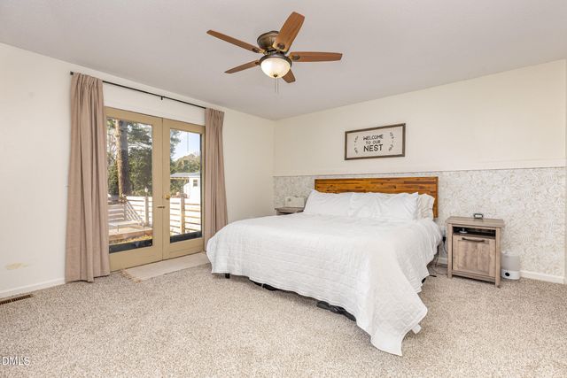 200 Hermitage Lane, Mount Olive, NC 28365