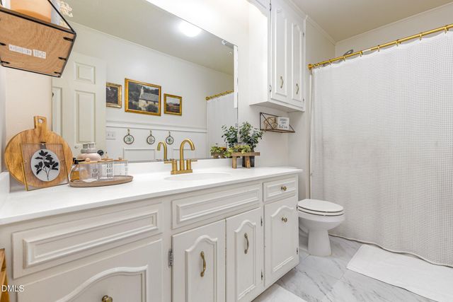 200 Hermitage Lane, Mount Olive, NC 28365