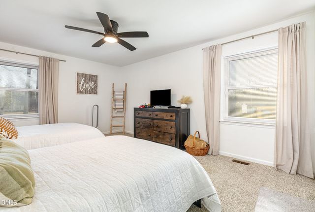 200 Hermitage Lane, Mount Olive, NC 28365