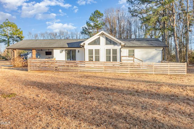 200 Hermitage Lane, Mount Olive, NC 28365