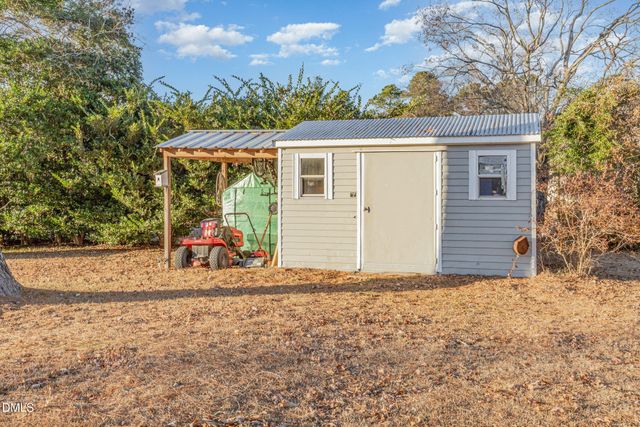 200 Hermitage Lane, Mount Olive, NC 28365