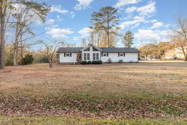 200 Hermitage Lane, Mount Olive, NC 28365